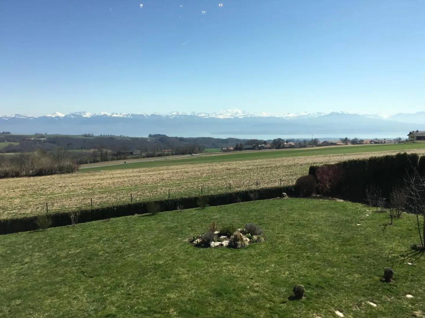 Vue sur le lac Léman et le Mont Blanc - Photo 7 sur 8