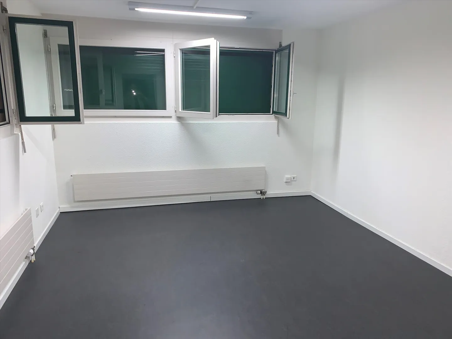 Uffici di 160m2 vicino a Letzipark - Foto 6 di 8