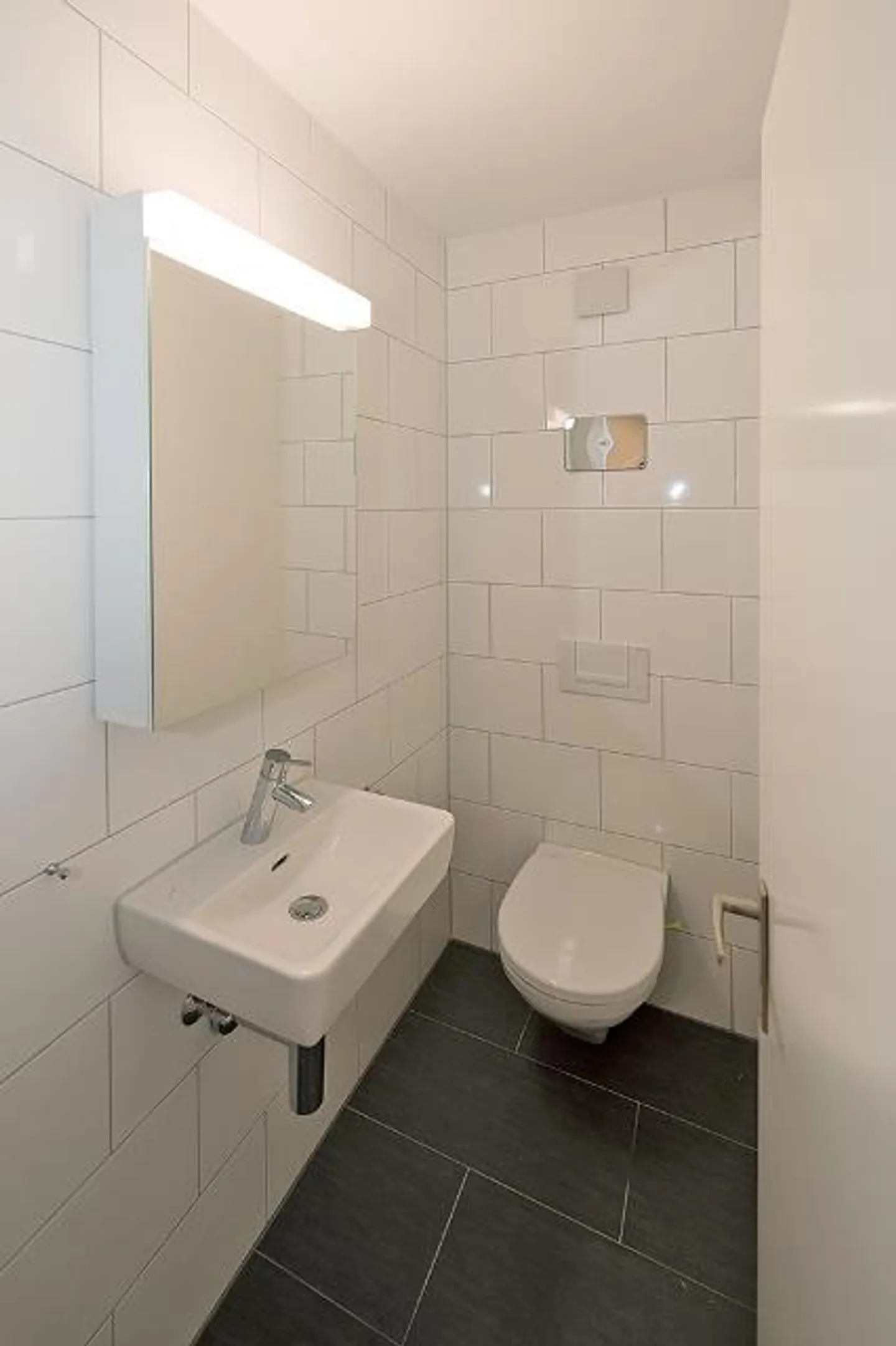 Helle Wohnung mit Balkon - Foto 4 von 8