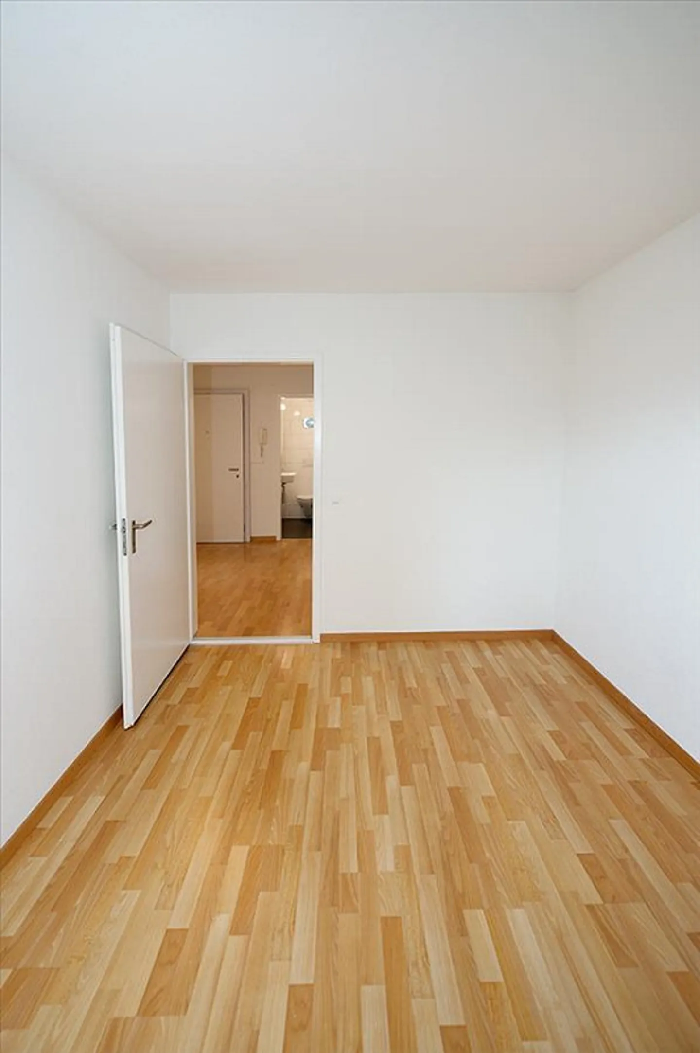 Helle Wohnung mit Balkon - Foto 7 von 8
