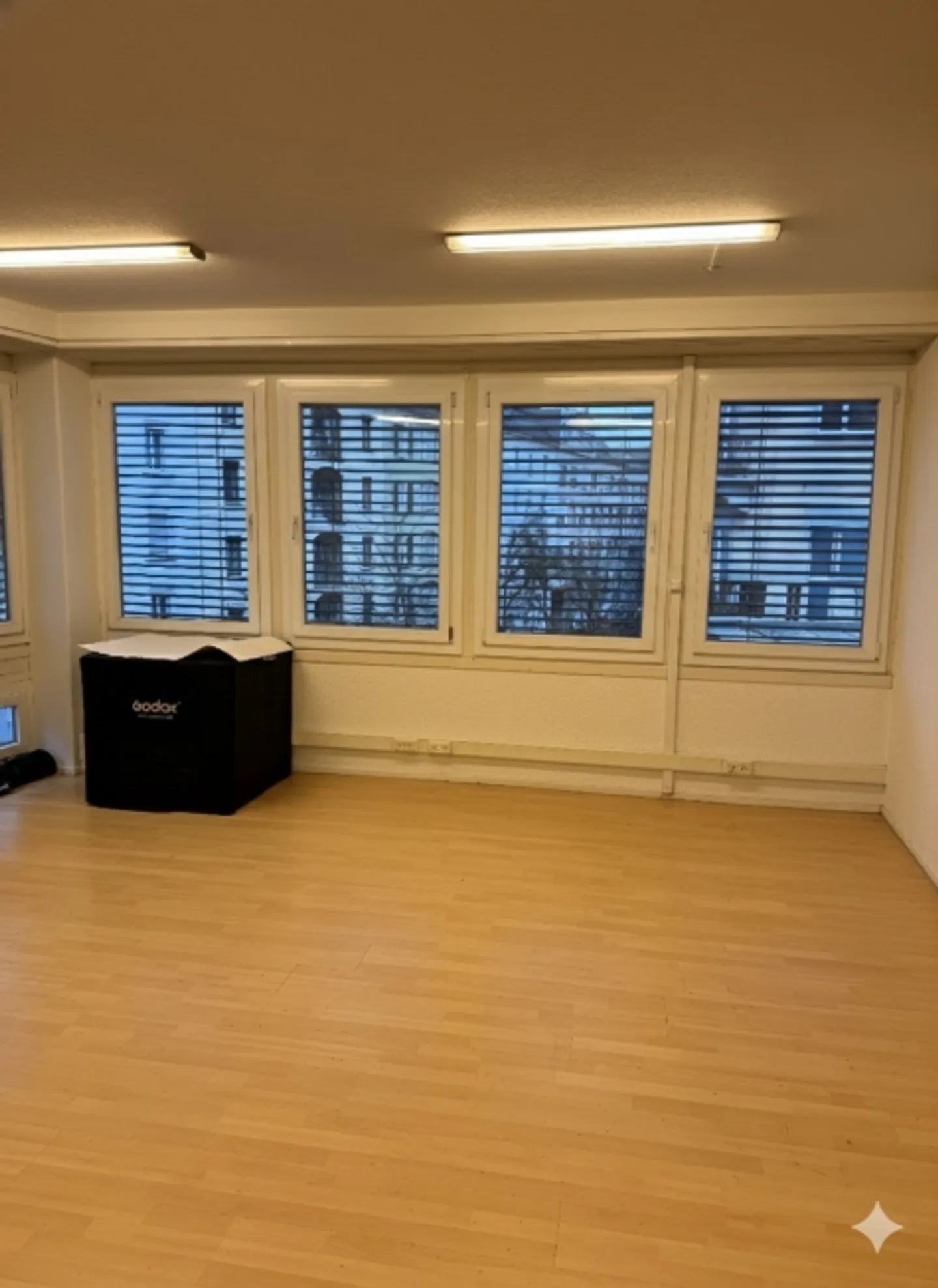 Espace combiné au 2ème étage près d'Albisriederplatz limité jusqu'à fin juin 2026 - Photo 6 sur 9