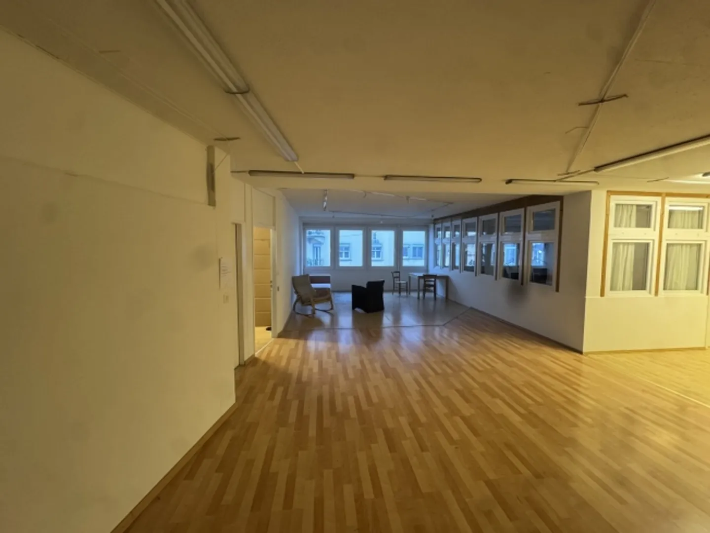 Espace combiné au 2ème étage près d'Albisriederplatz limité jusqu'à fin juin 2026 - Photo 8 sur 9