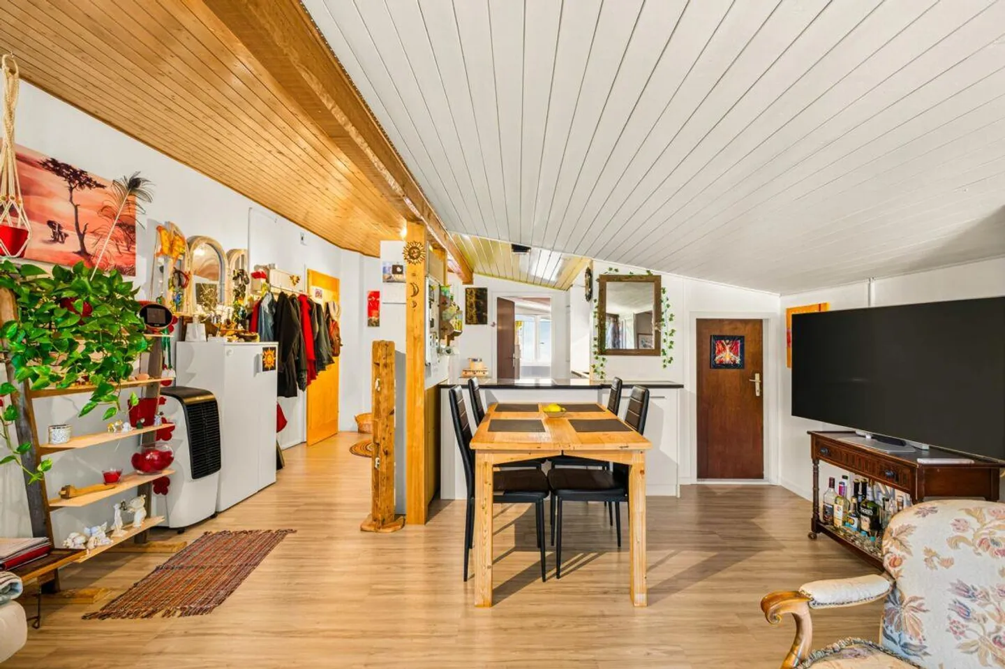 Charmant appartement mansardé de 2.5 pièces dans un endroit calme - Votre nouveau chez-vous vous attend! - Photo 7 sur 30