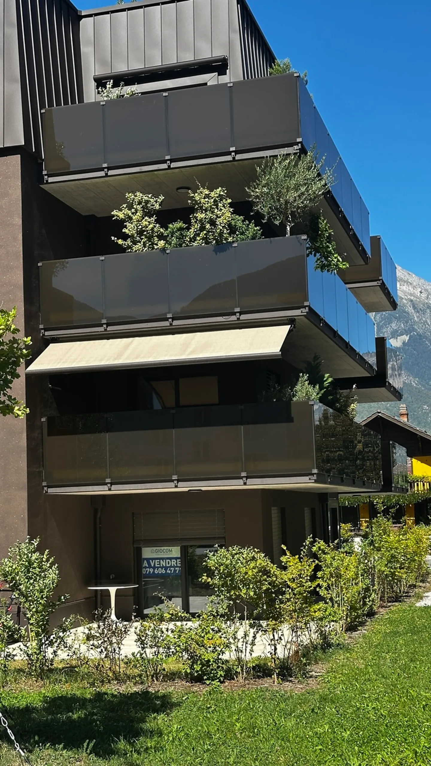Appartamento recente 3,5 locali, terrazza - giardino nel centro di Martigny - Foto 1 di 11
