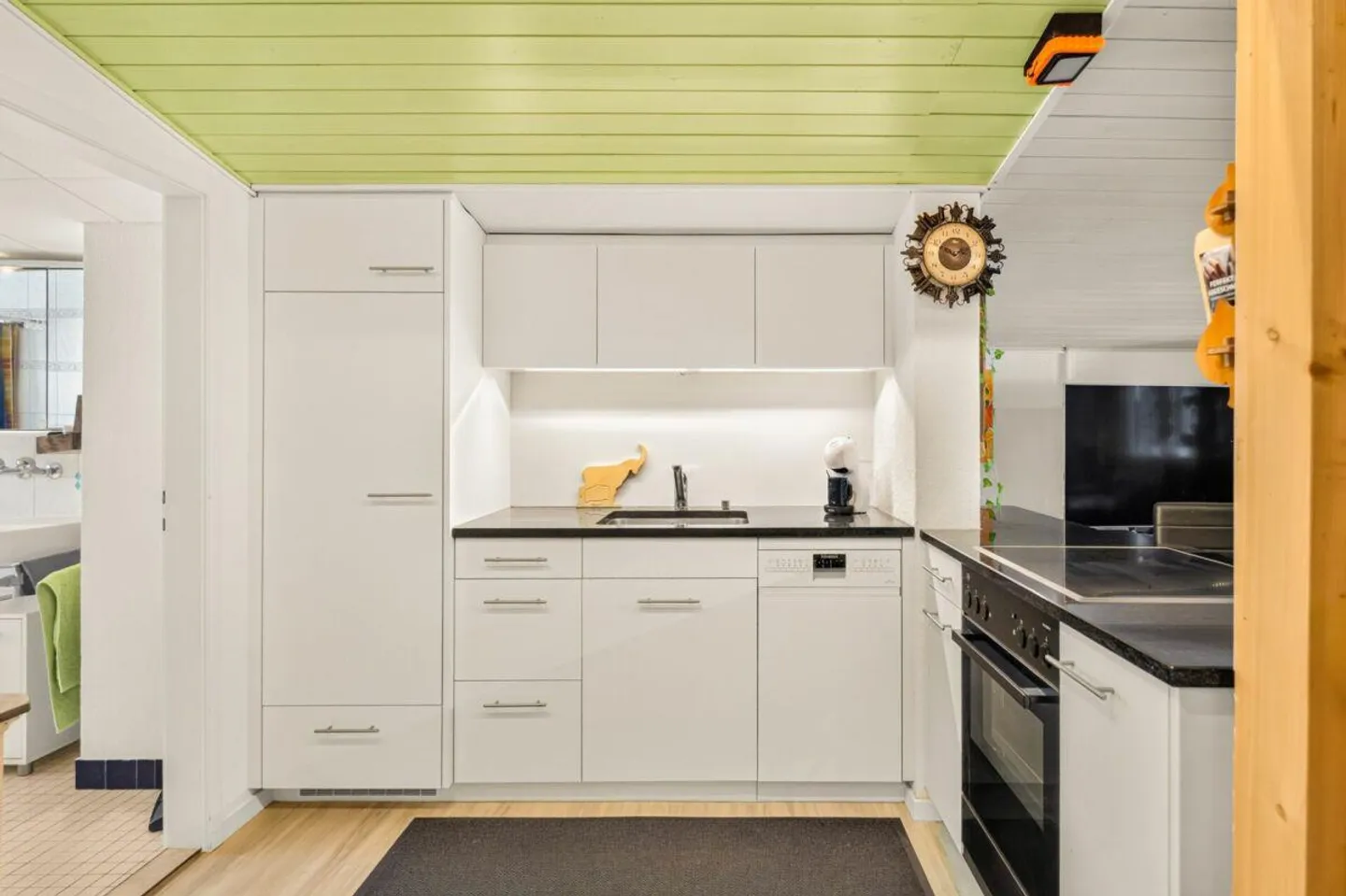 Charmant appartement mansardé de 2.5 pièces dans un endroit calme - Votre nouveau chez-vous vous attend! - Photo 5 sur 30