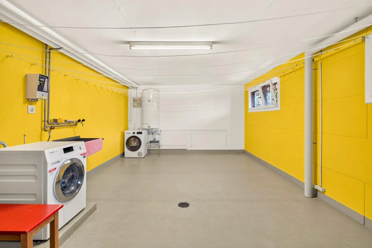 Charmant appartement mansardé de 2.5 pièces dans un endroit calme - Votre nouveau chez-vous vous attend! - Photo 18 sur 30