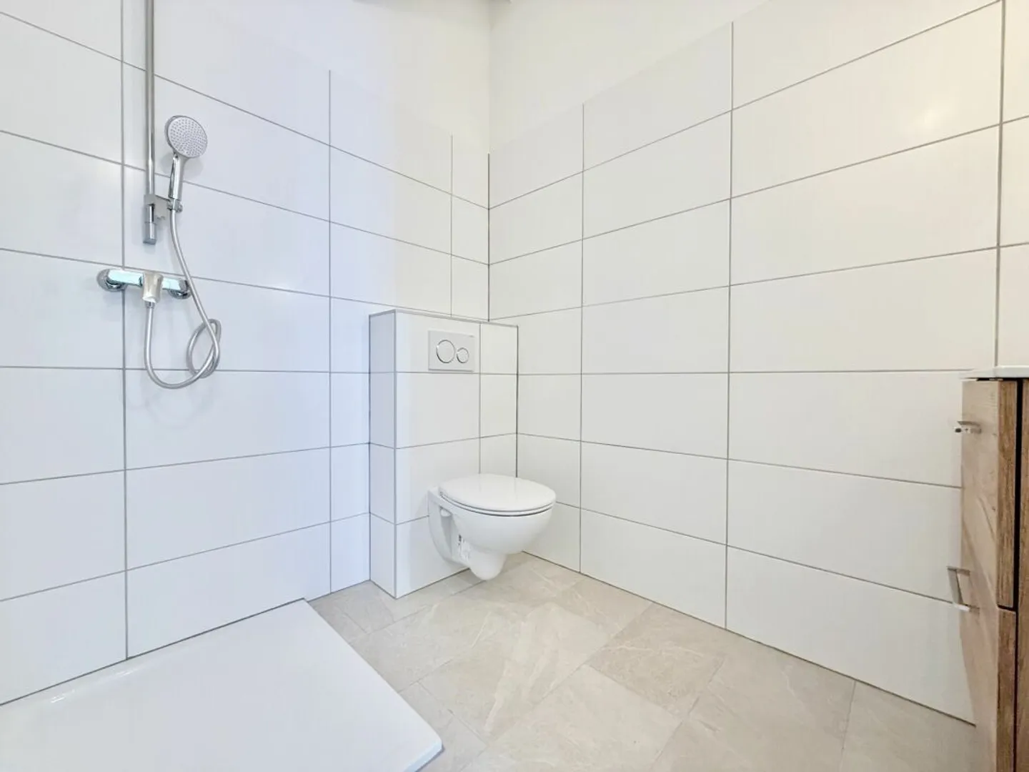 Splendid renovated building with character in the heart of the old village of Vétroz - Photo 12 of 17