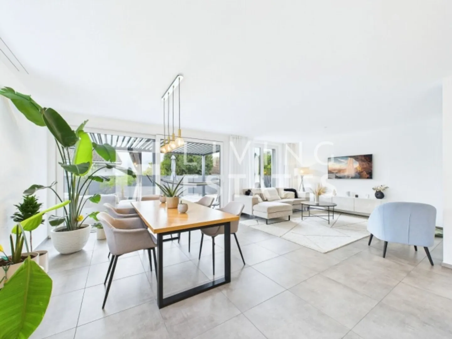 FAMILIENTRAUM DER EXTRAKLASSE - Foto 1 von 16