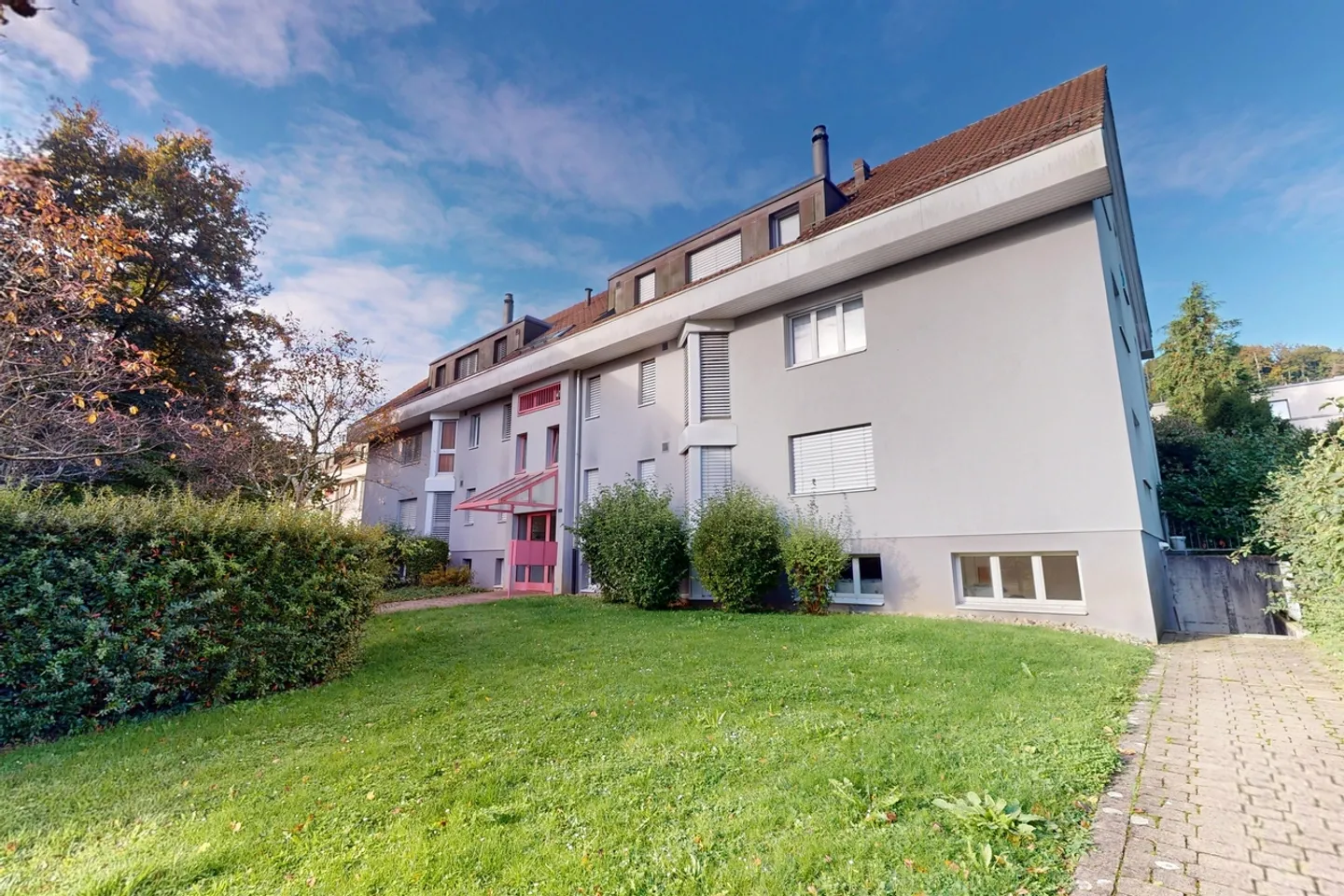 Geräumige Wohnung mit Balkon - Foto 1 von 9