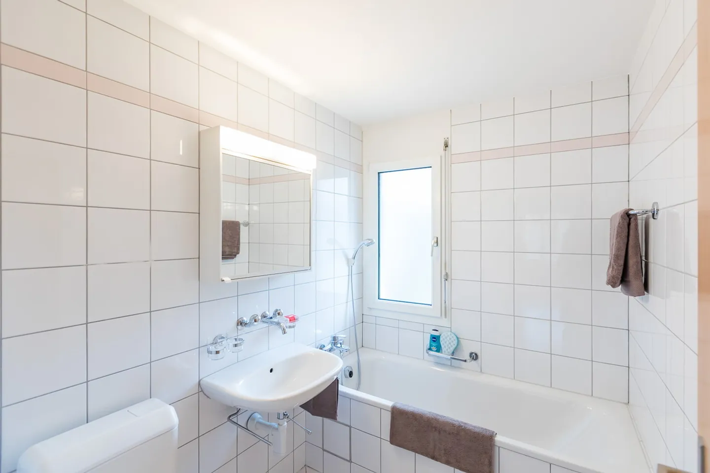 Geräumige Wohnung mit Balkon - Foto 8 von 9