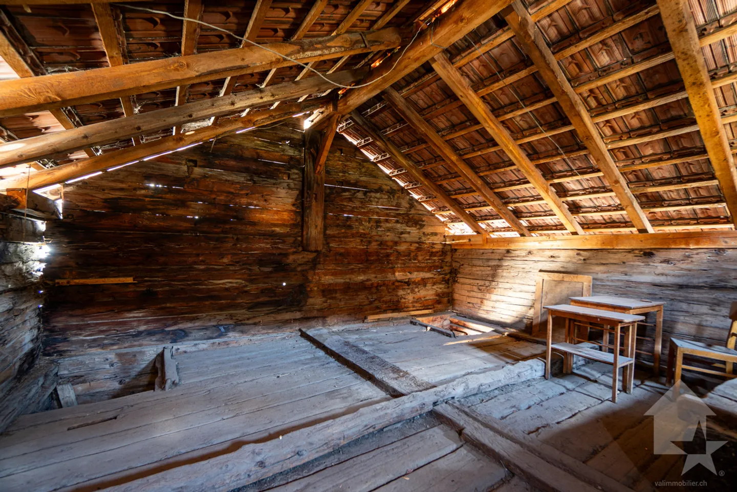 Appartement au centre du village à rénover avec raccard & annexes - Photo 16 sur 18