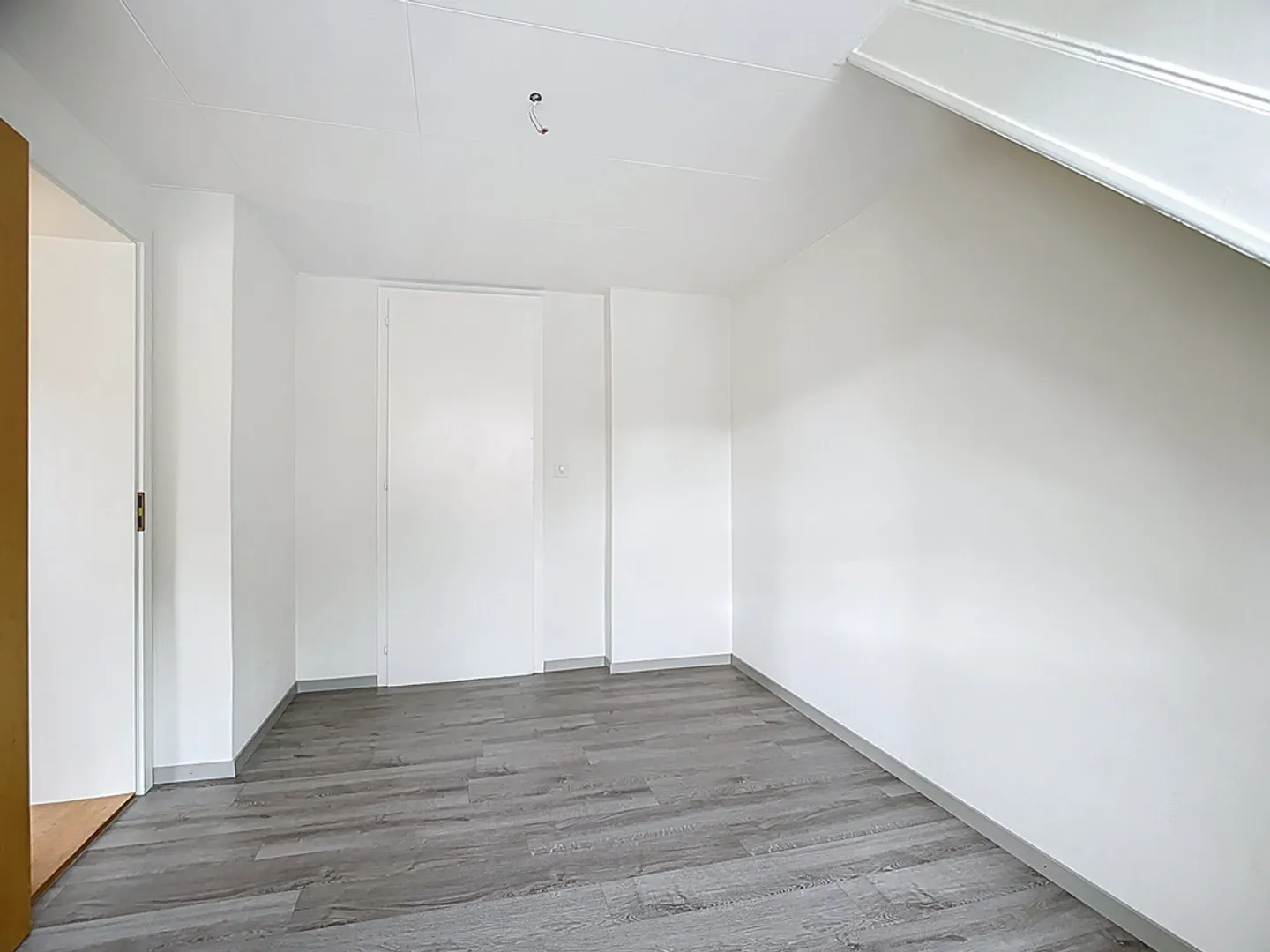 3.5 Room Apartment - Photo 8 of 12