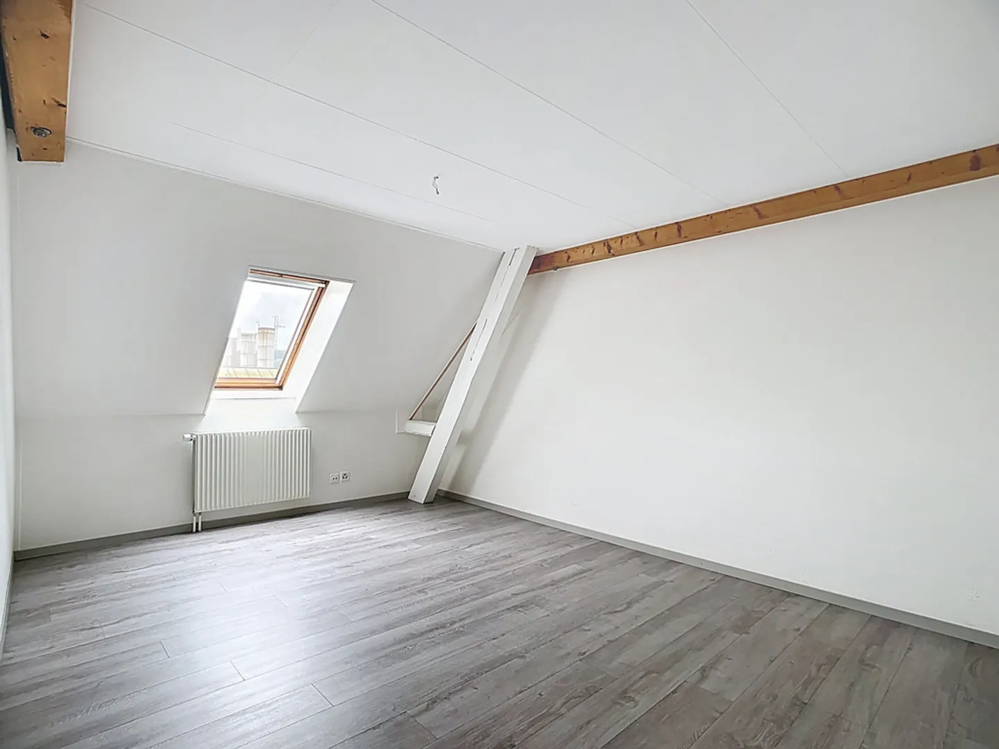 3.5 Room Apartment - Photo 9 of 12