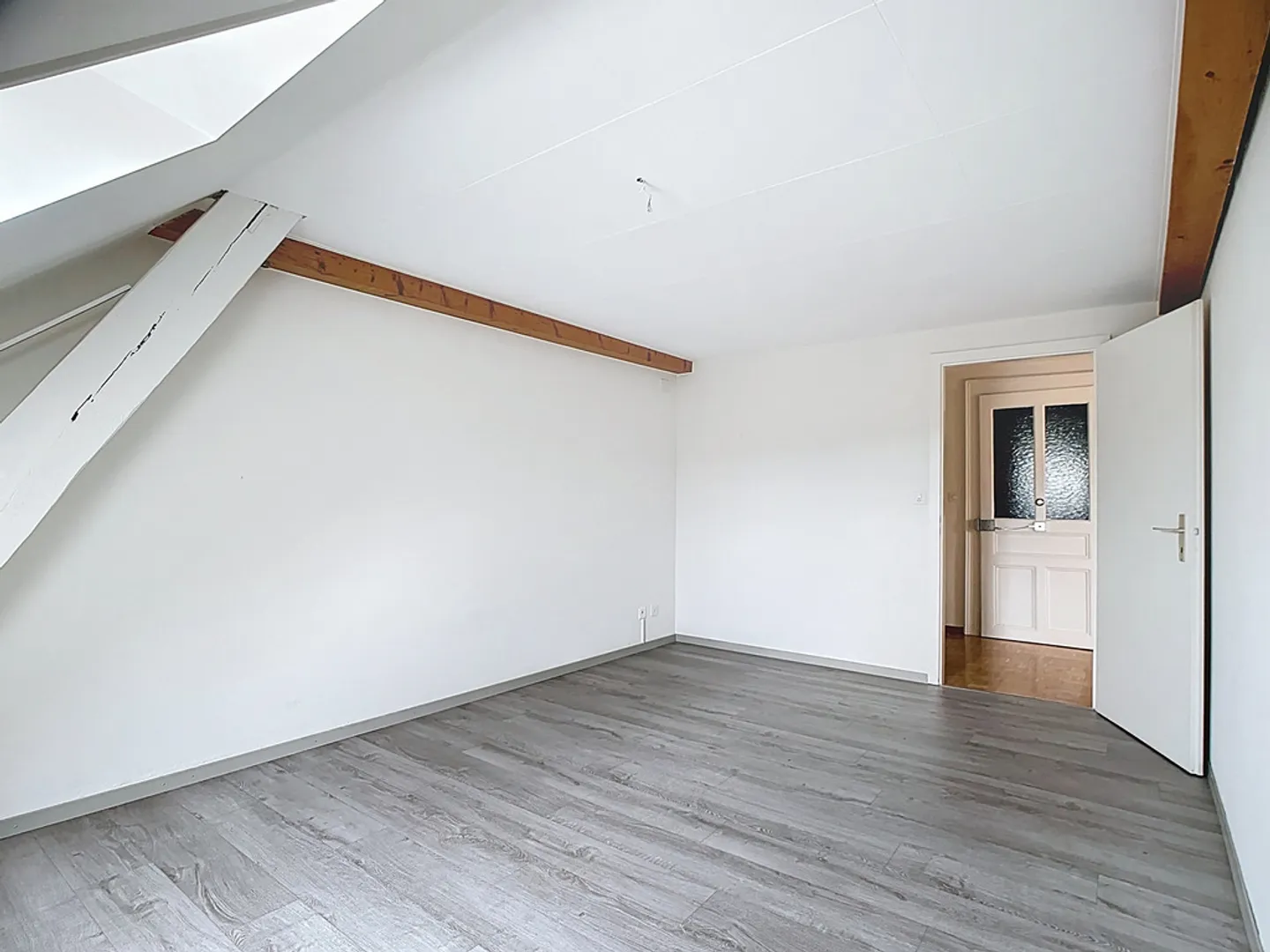 3.5 Room Apartment - Photo 10 of 12