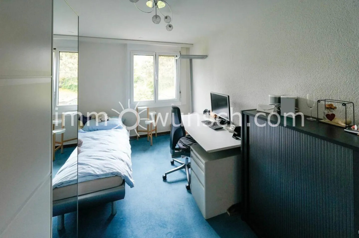 Spacious Family Home with Garden - Photo 10 of 13