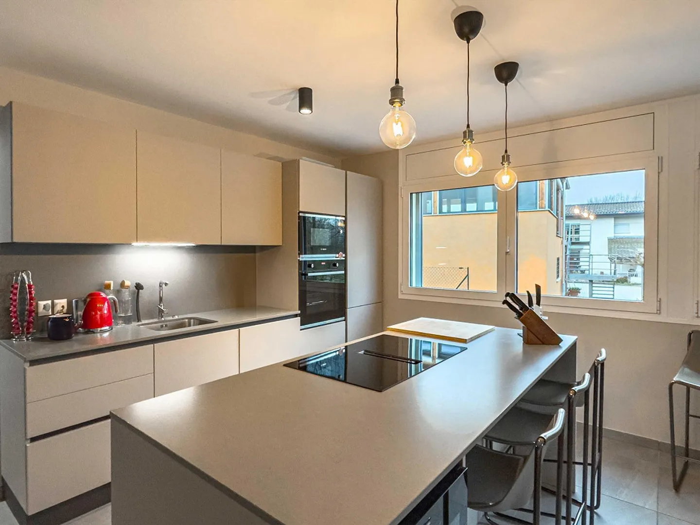 Exklusive 4,5 Zimmer im Grünen in Genestrerio - Foto 2 von 14