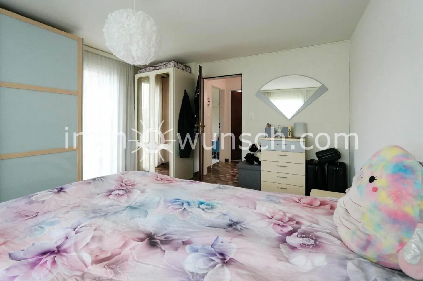 Spacious Family Home with Garden - Photo 9 of 13