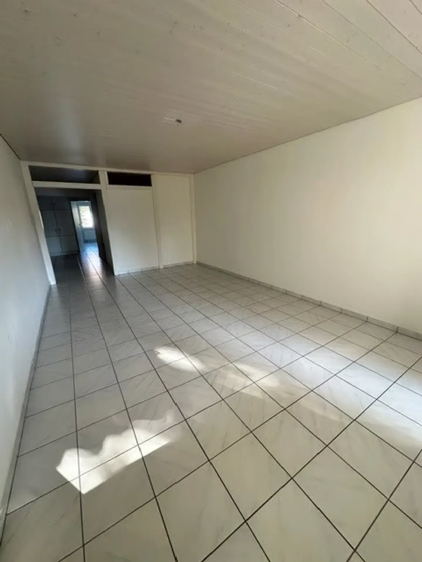 Appartement lumineux de 4,5 pièces dans le calme de Schwadernau - Photo 5 sur 16