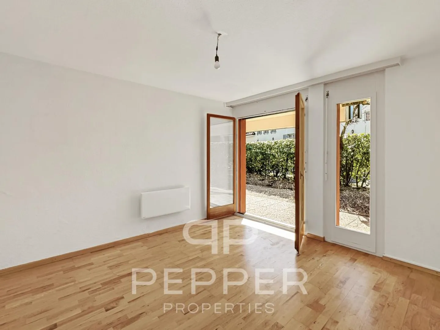 Spacious Ground Floor Apartment in the Heart of Chailly - Photo 12 of 13
