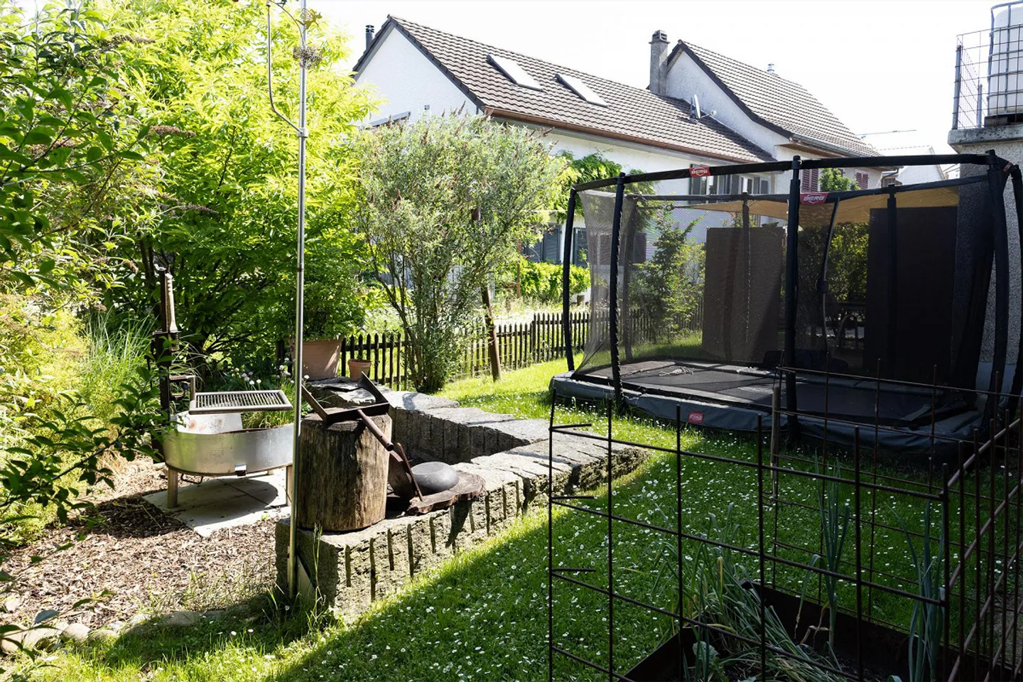 Attractive residential location in a quiet and sunny area - Photo 8 of 9