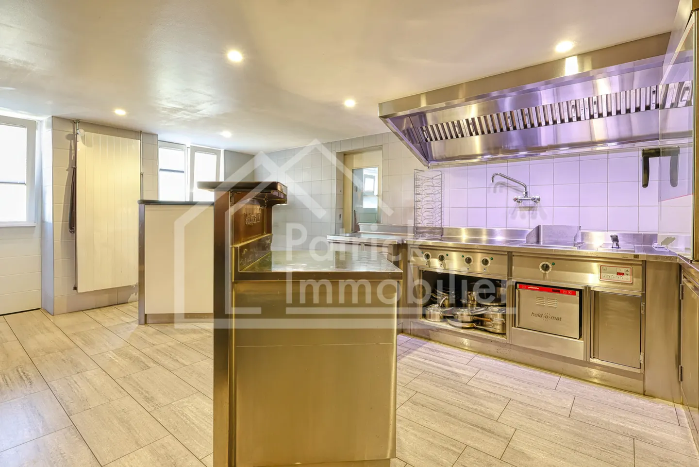 Exceptional estate with guest rooms and restaurant - Photo 32 of 35