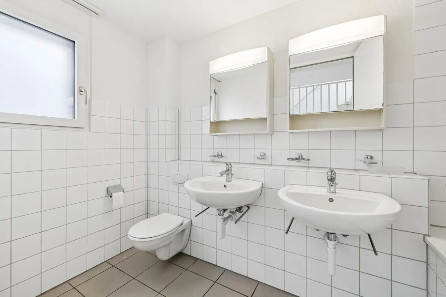 SPRING PROMOTION - 1 month rent-free + Rent without deposit - Photo 3 of 11