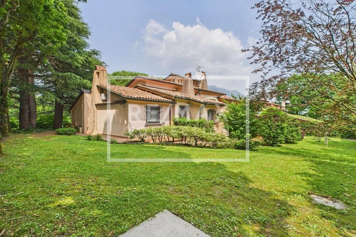 Villa esclusiva con piscina - Foto 1 di 13