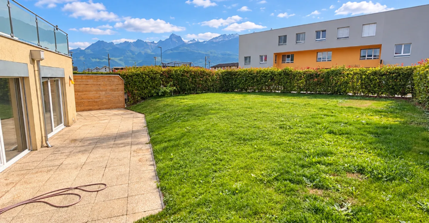 Charming Apartment with Garden - Photo 8 of 9