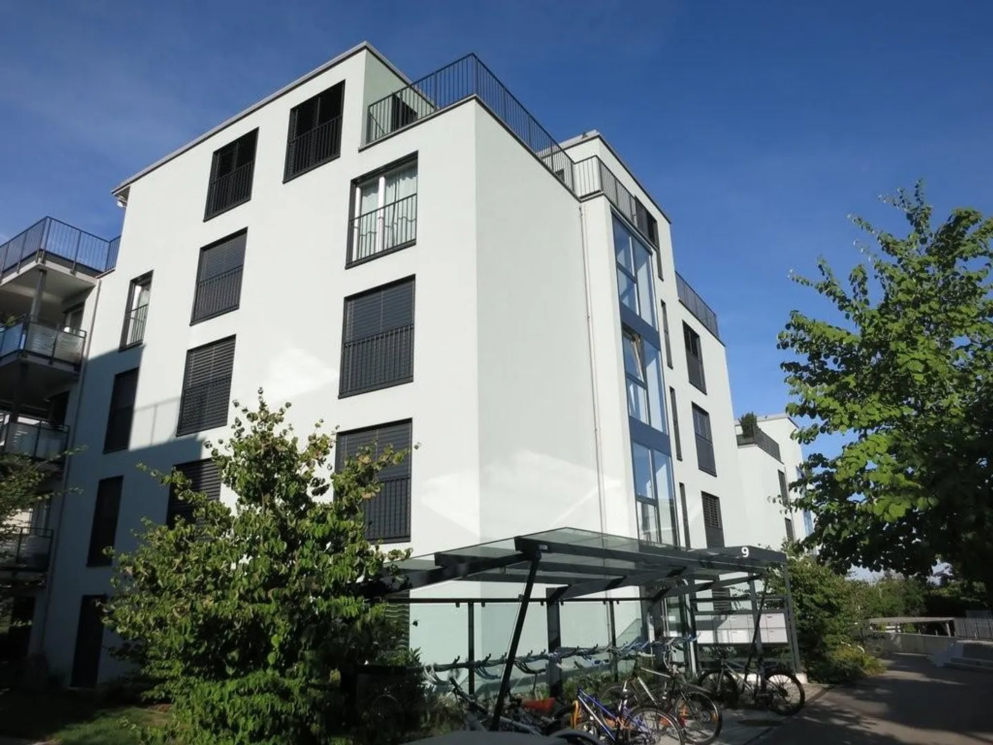 Modern 3.5-room apartment for rent in Nänikon - Photo 1 of 6