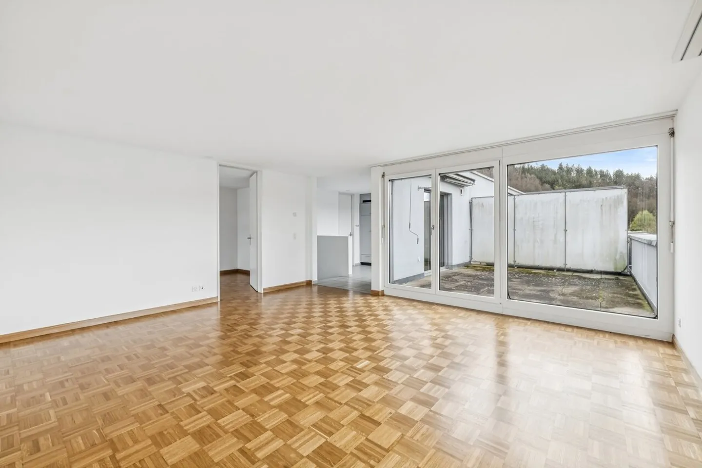 SPRING PROMOTION - 1 month rent-free + Rent without deposit - Photo 10 of 11