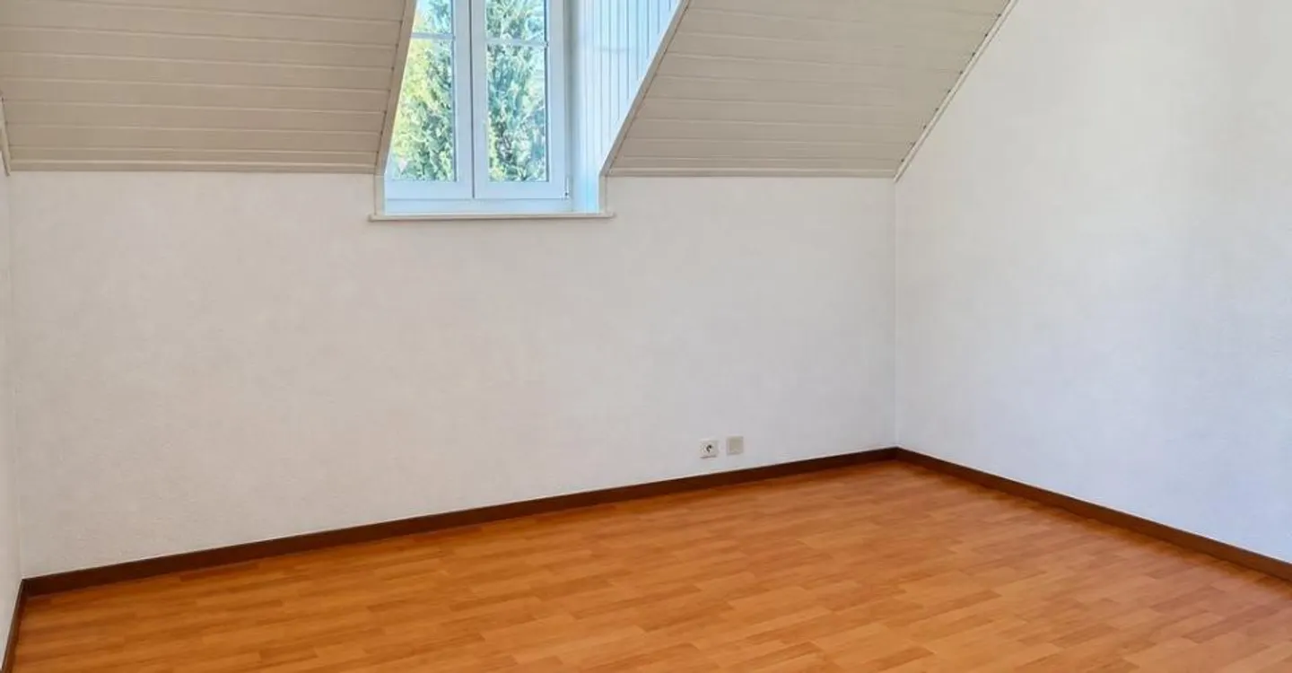 A lovely 2.5 room apartment for rent in Corcelles NE - Photo 2 of 5