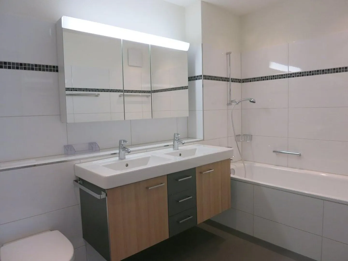 Modern 3.5-room apartment for rent in Nänikon - Photo 6 of 6