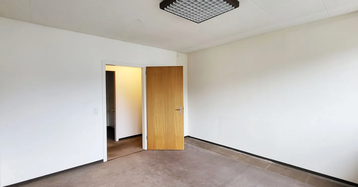 121 m² Bürofläche an bester Lage! - Foto 3 von 11