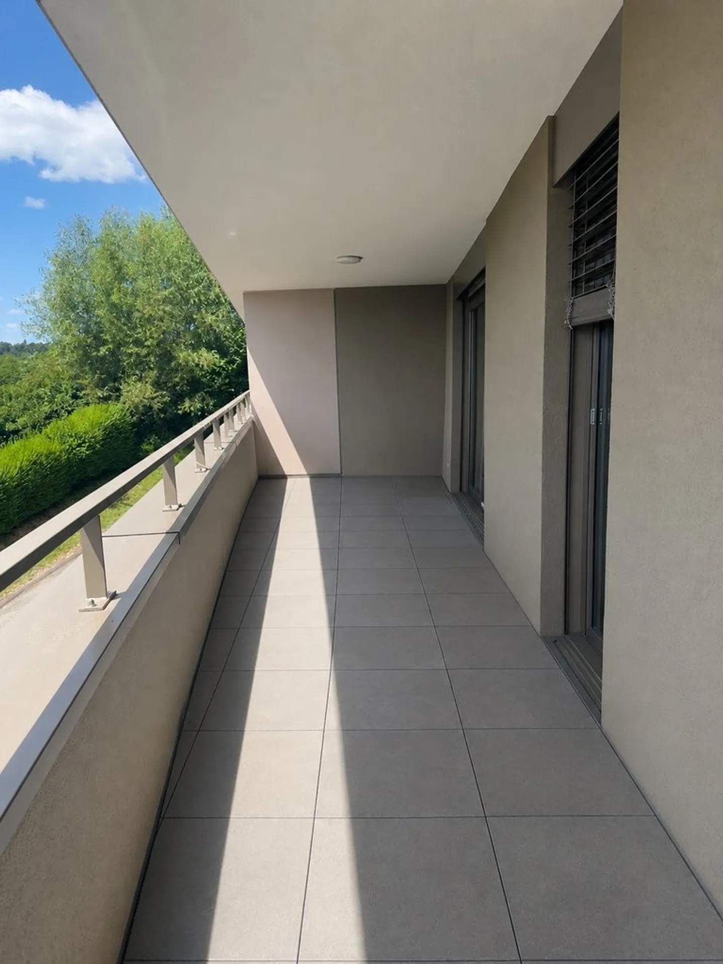 Appartement spacieux de 3,5 pièces - Photo 2 sur 6