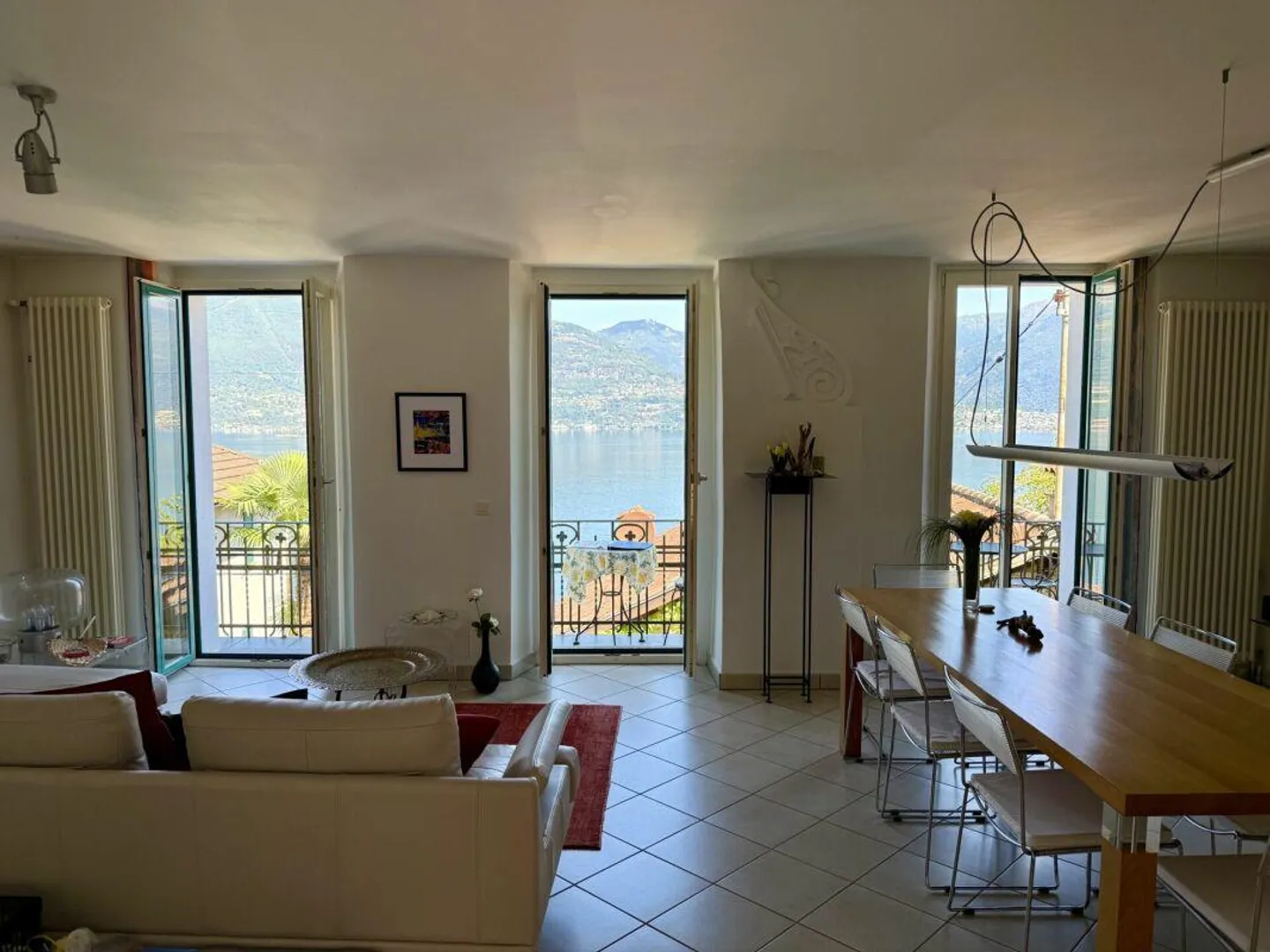 Completely renovated Ticino house with Mediterranean flair - Photo 3 of 9