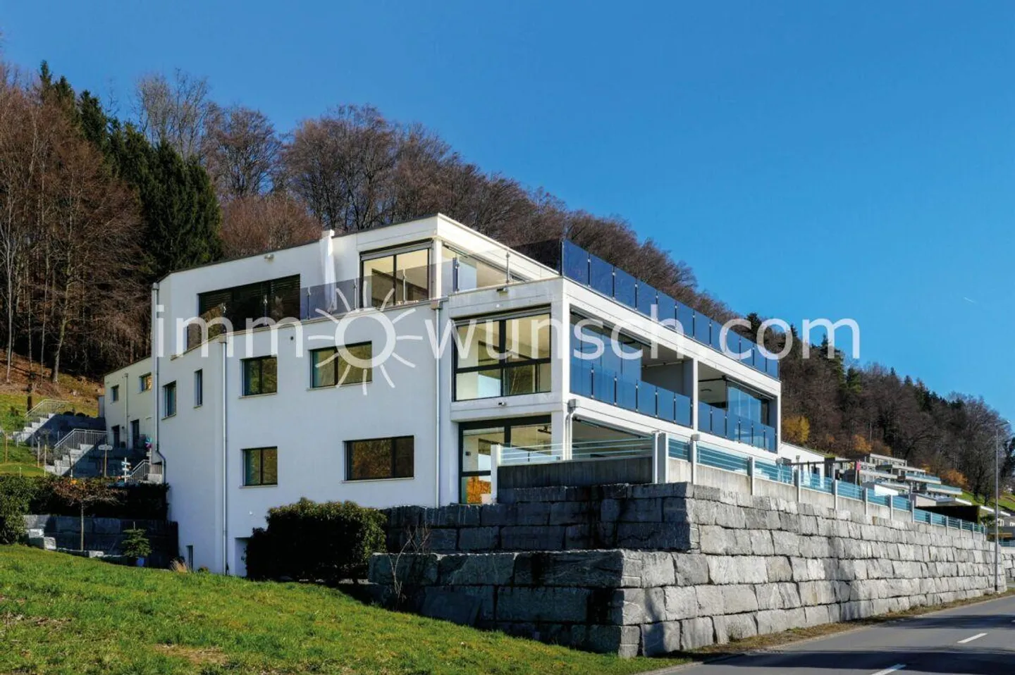 Spacious 3 ½ room condominium with a magnificent view of the Valais and Bernese Alps - Photo 11 of 11