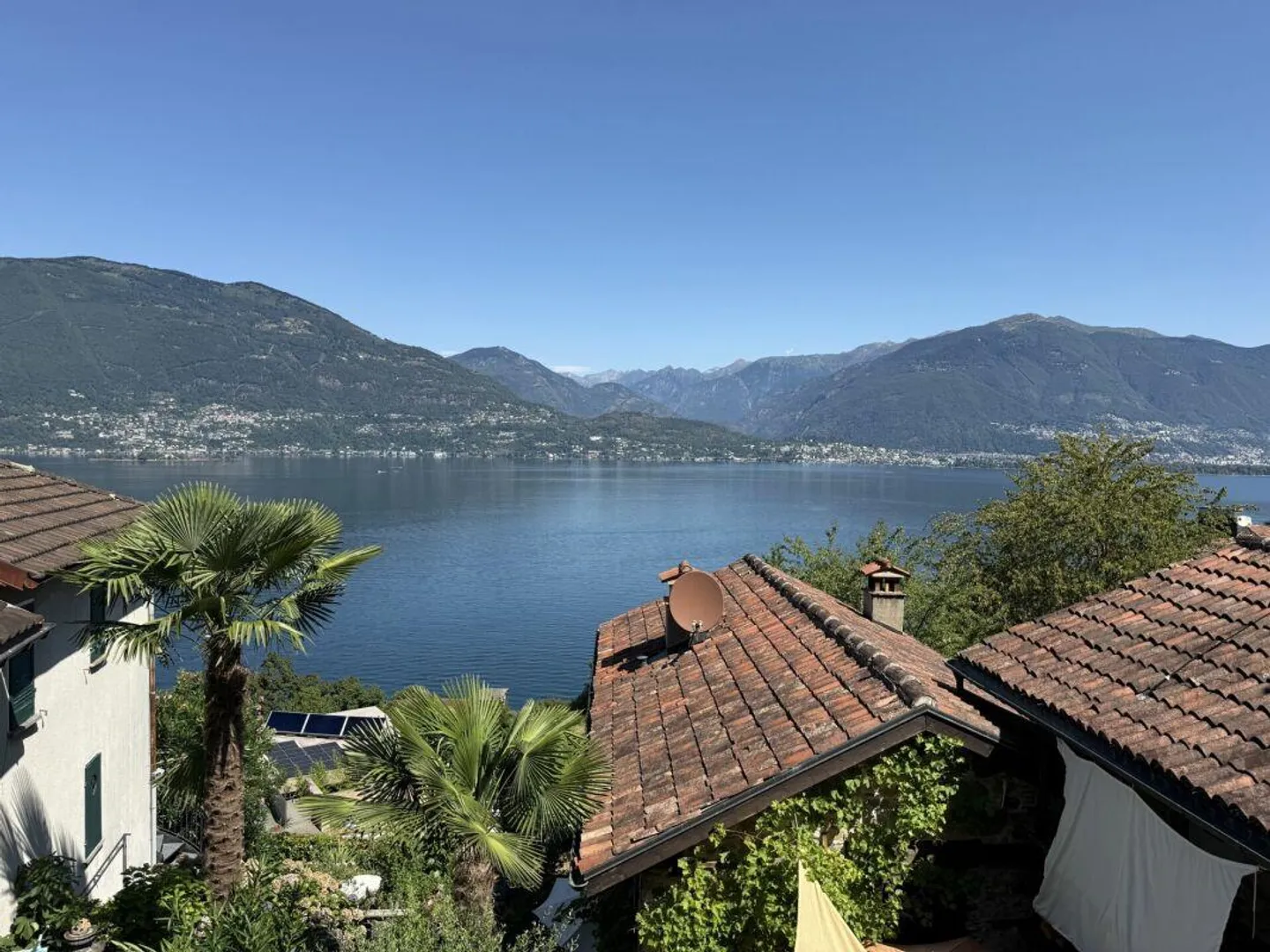 Completely renovated Ticino house with Mediterranean flair - Photo 4 of 9