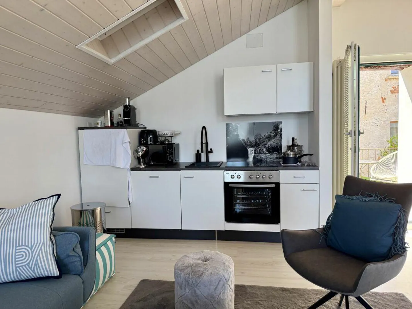 Completely renovated Ticino house with Mediterranean flair - Photo 9 of 9