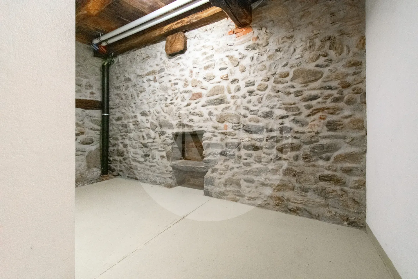 Charming 4.5 Room Apartment in Characteristic House - Photo 13 of 16