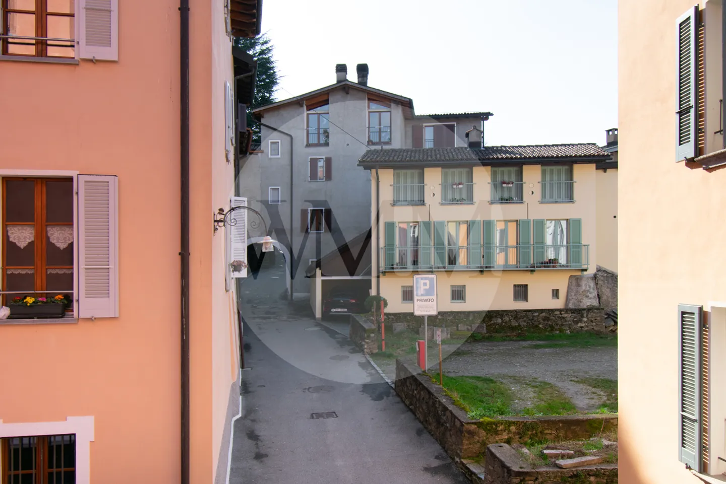 Charming 4.5 Room Apartment in Characteristic House - Photo 16 of 16