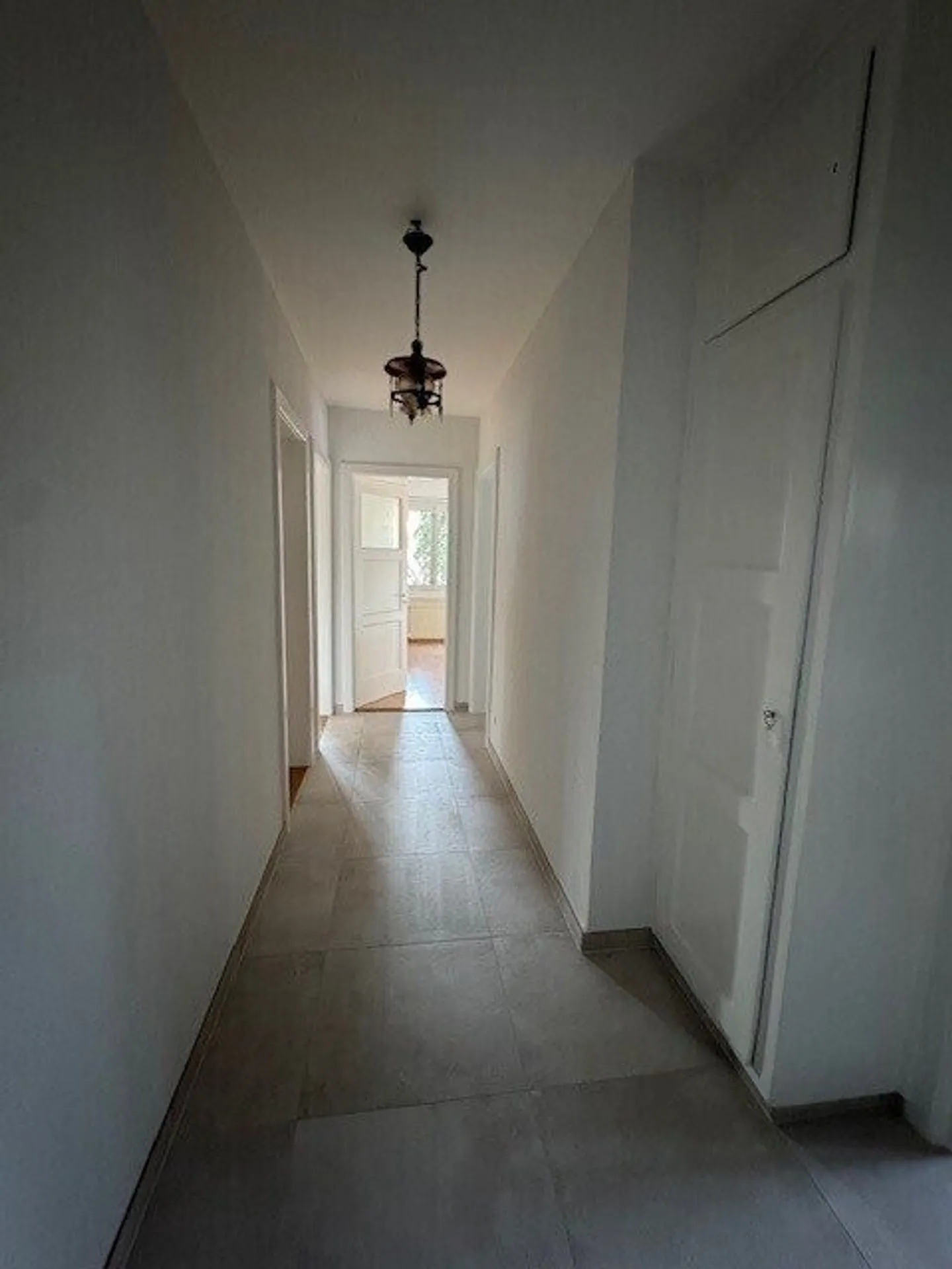 Appartement rénové au centre de Fribourg - Photo 2 sur 7