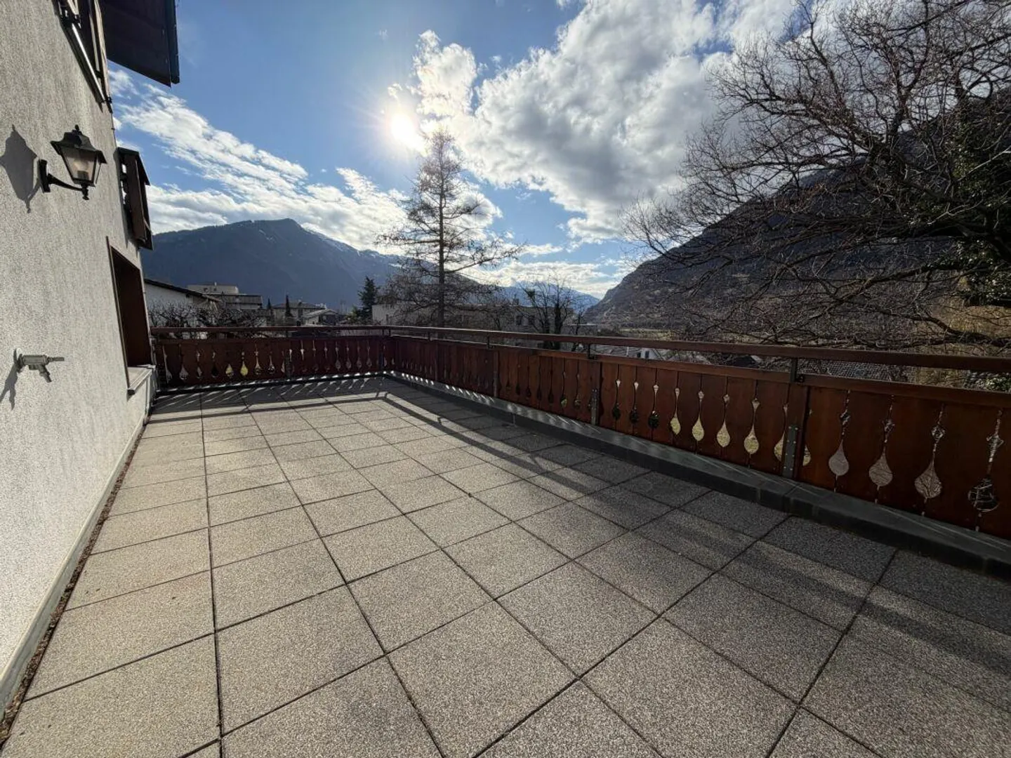 Casa unifamiliare di 6,5 locali con appartamento di 3,5 locali su un terreno di 959 m² - Foto 4 di 14