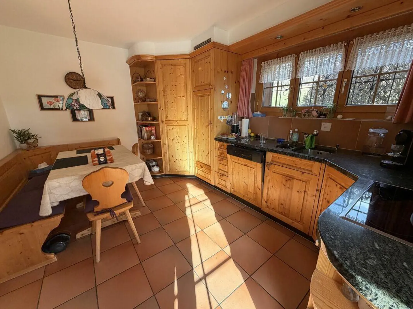 Casa unifamiliare di 6,5 locali con appartamento di 3,5 locali su un terreno di 959 m² - Foto 6 di 14