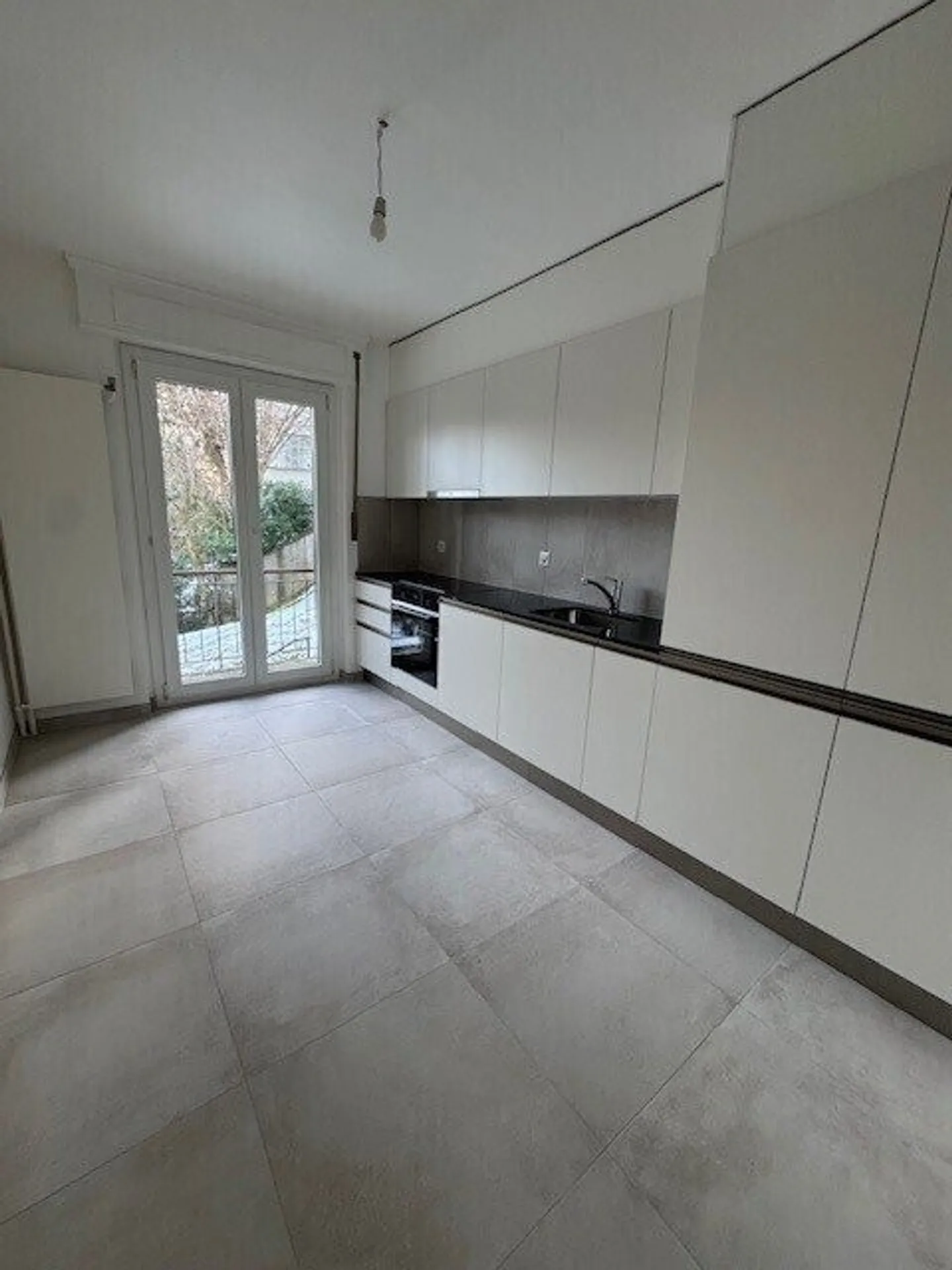 Appartement rénové au centre de Fribourg - Photo 3 sur 7