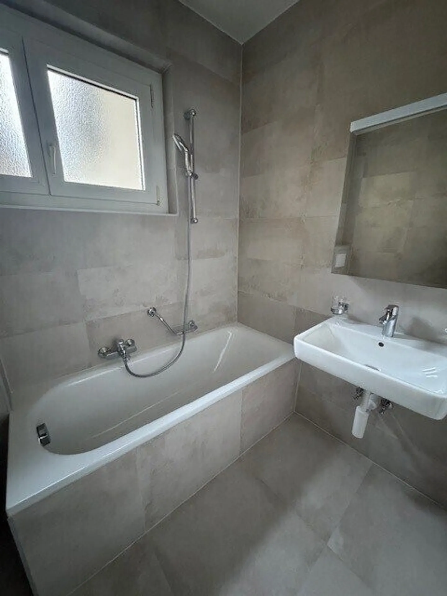 Appartement rénové au centre de Fribourg - Photo 4 sur 7