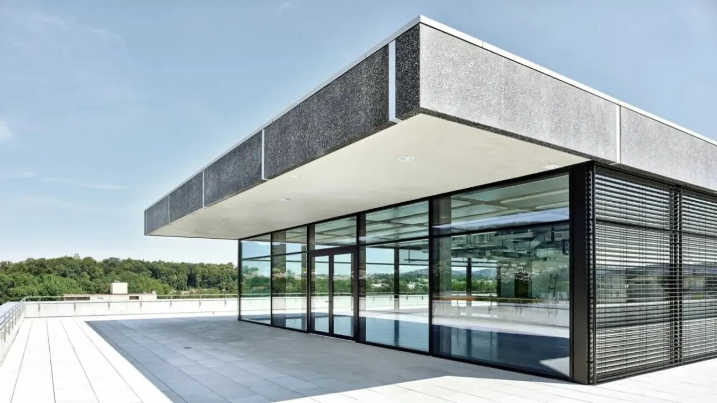 Business-Standort HANG-AAR Komplex - Foto 1 von 9