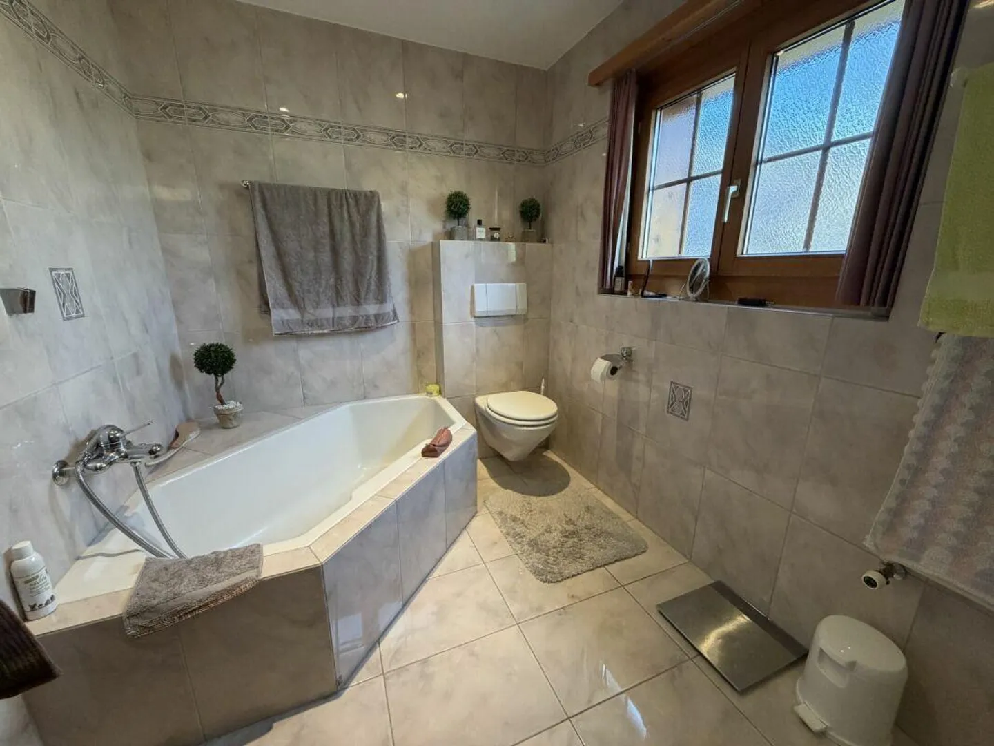 Casa unifamiliare di 6,5 locali con appartamento di 3,5 locali su un terreno di 959 m² - Foto 8 di 14