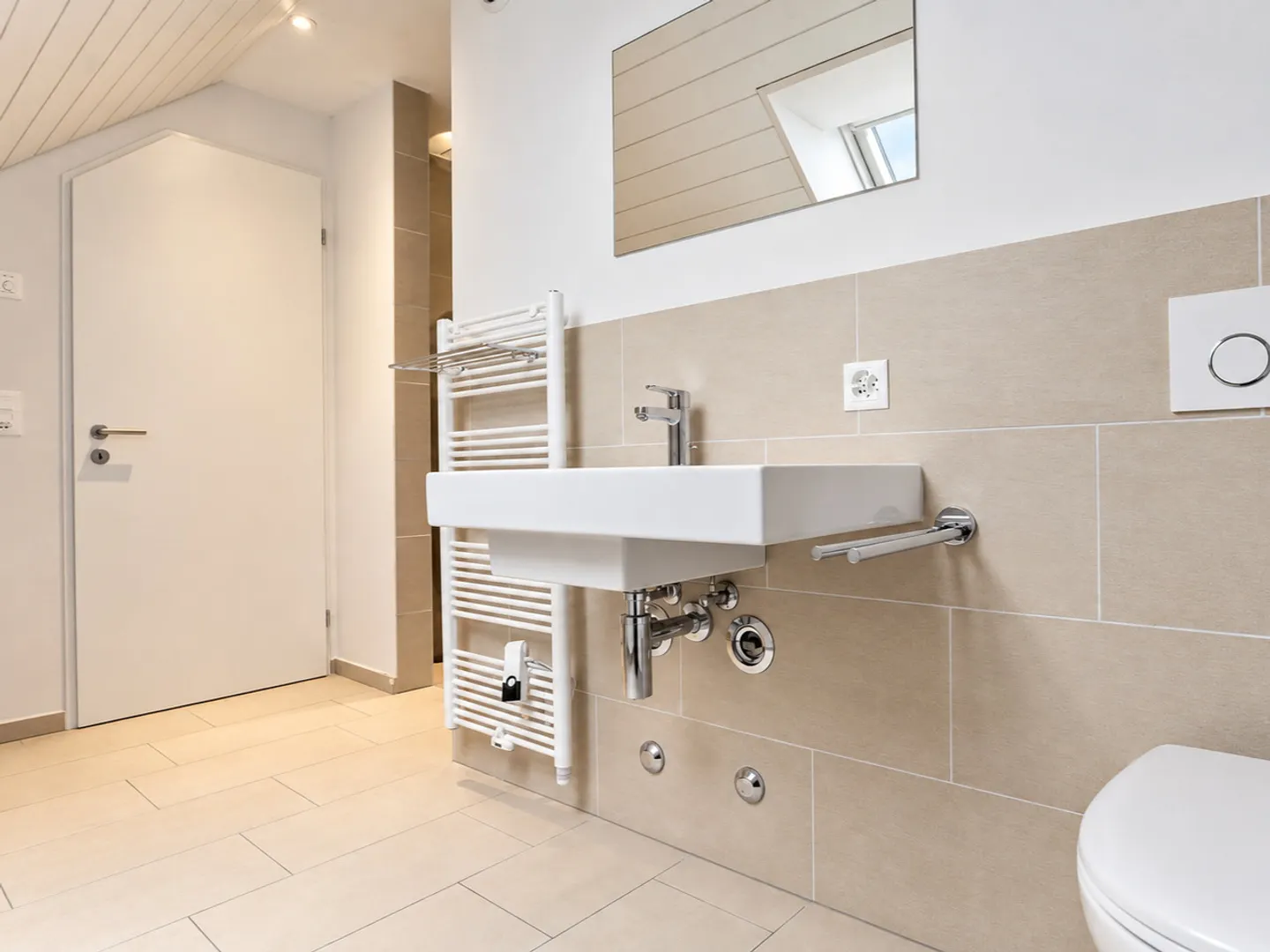 Moderner Duplex mit Balkonen - Foto 7 von 10
