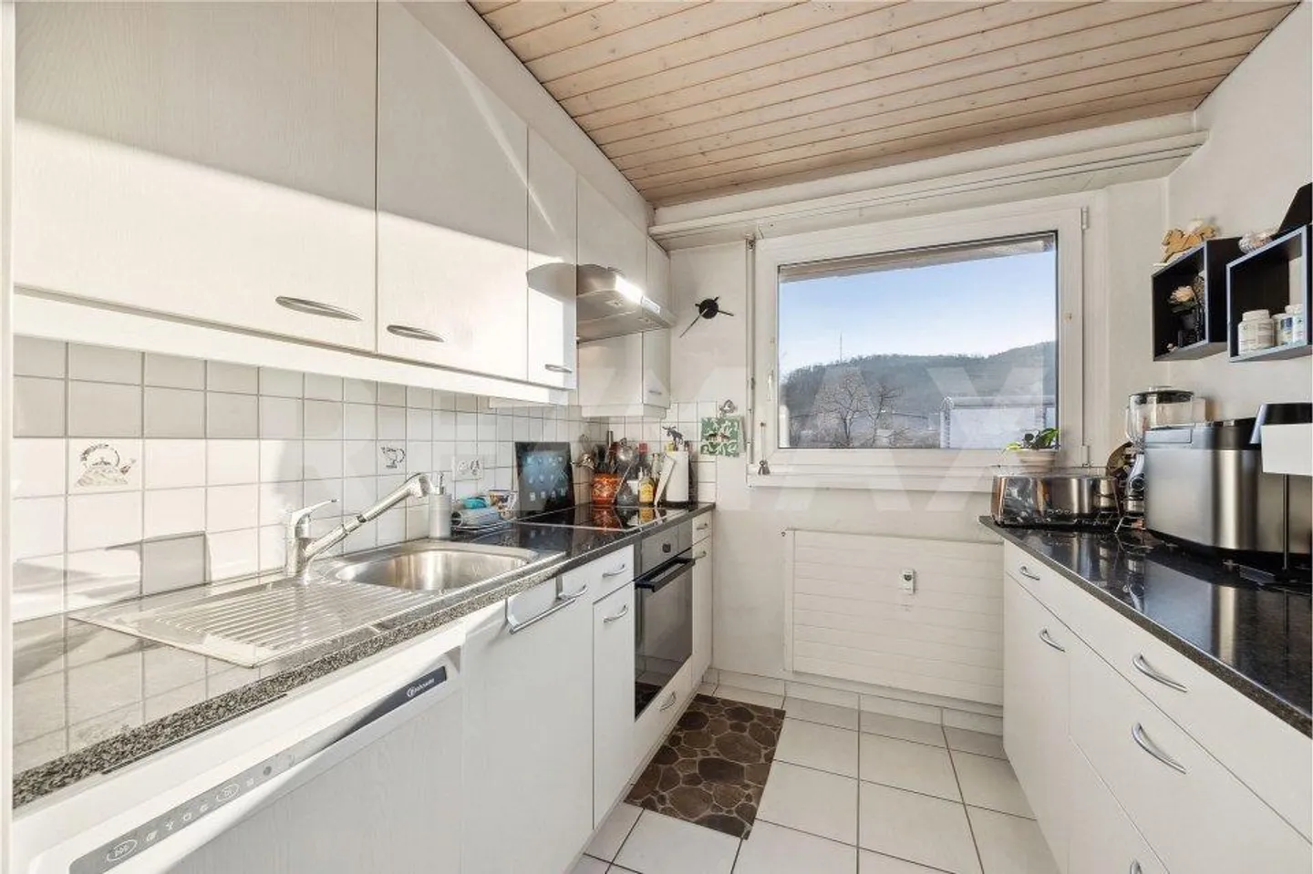 Penthouse with unique view of Sissacherfluh - Photo 9 of 13