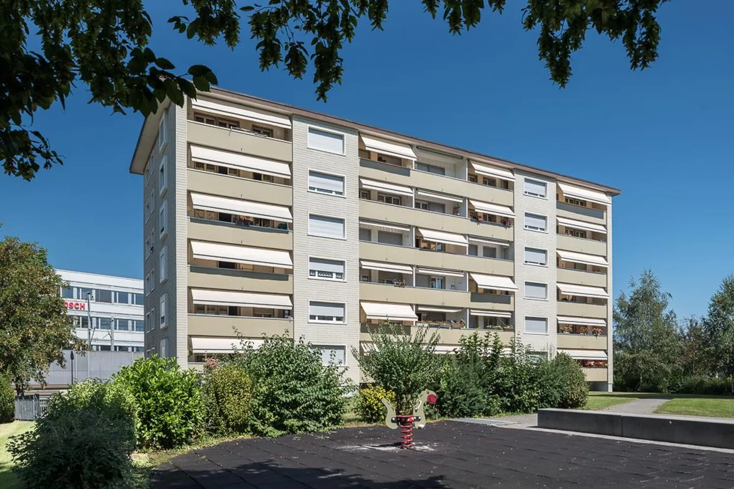 Modernized apartment with ideal transport connections - Photo 7 of 9